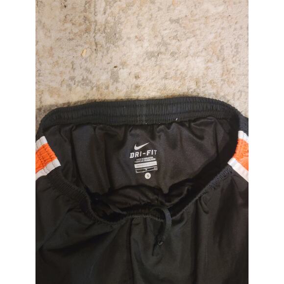 Lot of 4 Activewear Shorts, 3 Nike 1 Under Armour Loose - Picture 3 of 5